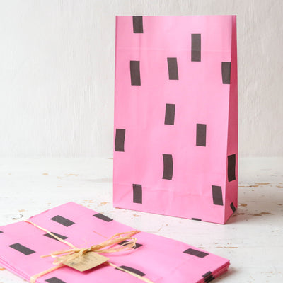 Pack of 8 Block Bottom Party Bags - Pink with Black Sprinkles