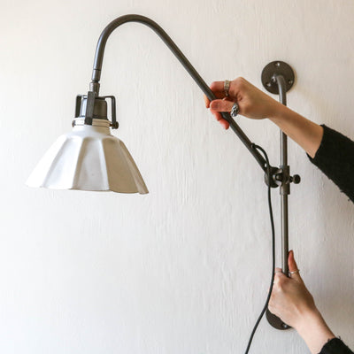 Wavy Adjustable Metal Wall Lamp 'Margareta'