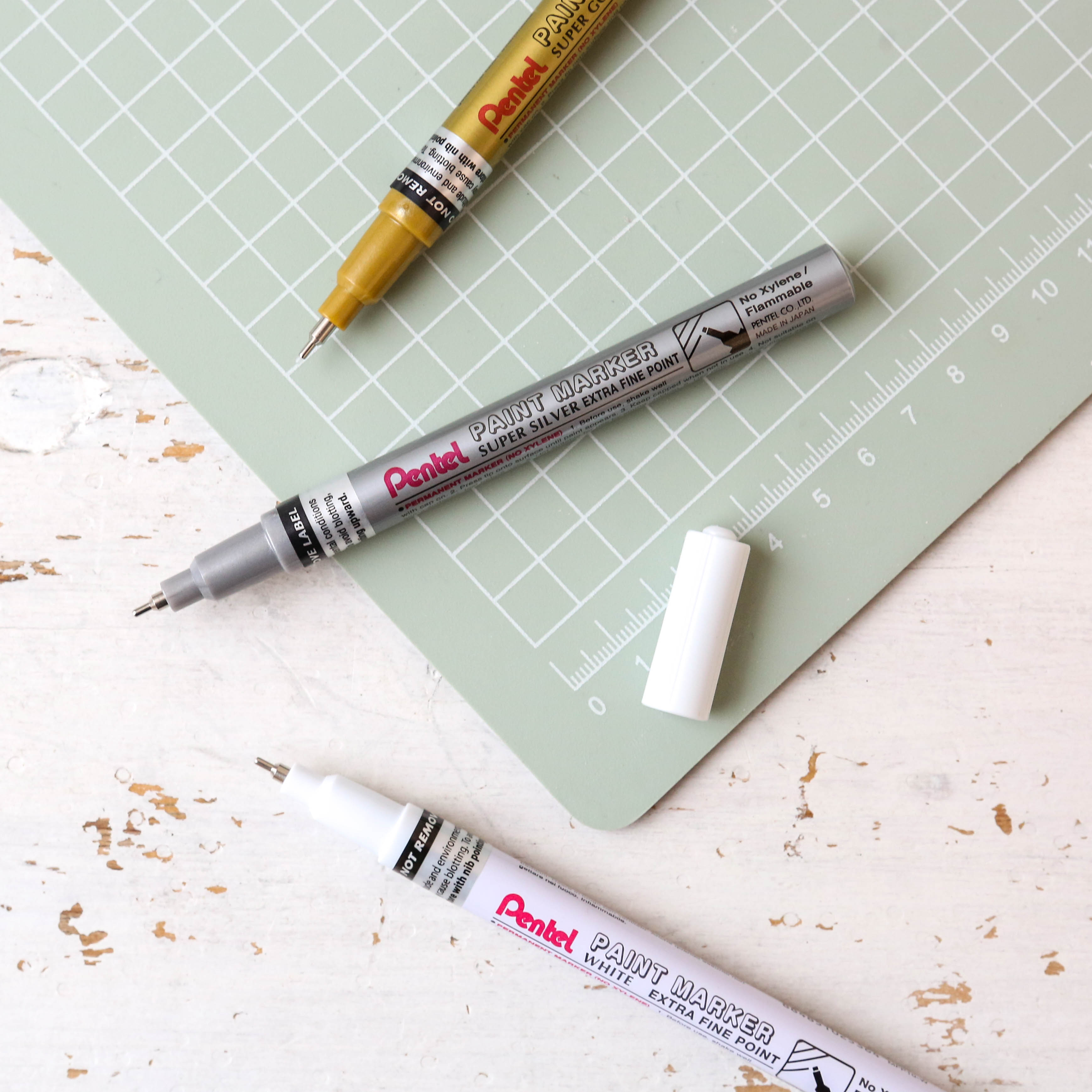 White Acrylic Marker Pentel Super White Fine Permanent Paint Marker Pen - Perfect For Christmas Cards, DIY, And Art On Dark Surfaces White Permanent Paint Pen