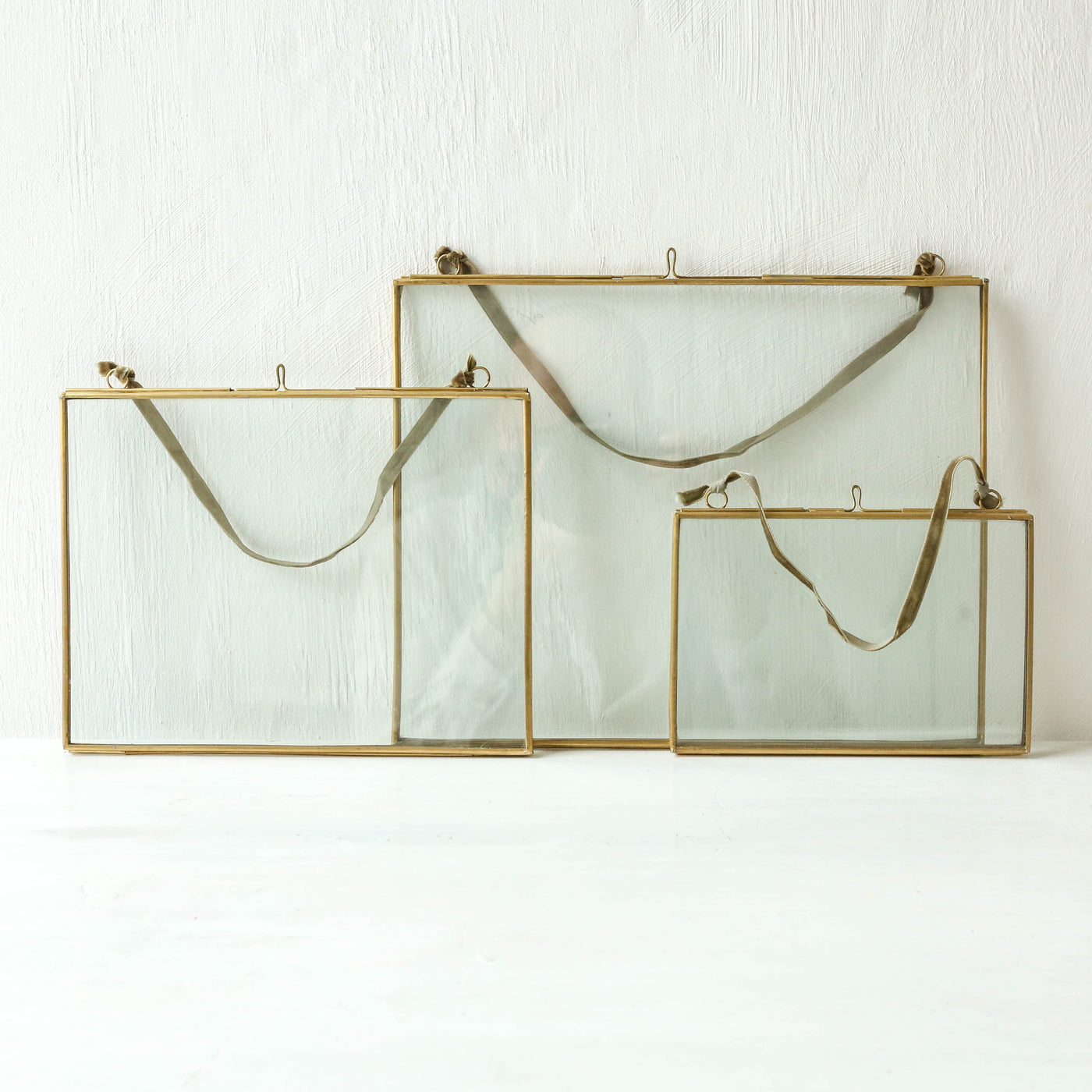 Hanging Brass Frame - Landscape 15 x 20cm