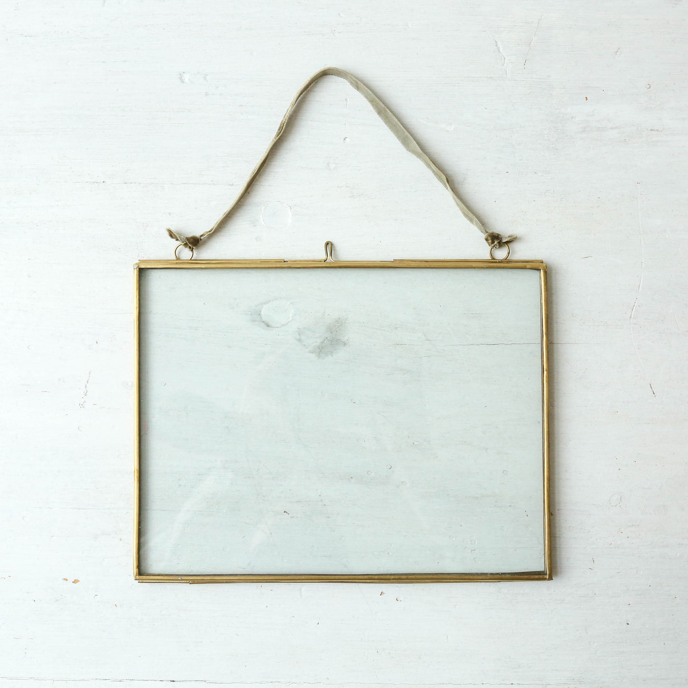 Hanging Brass Frame - Landscape 15 x 20cm