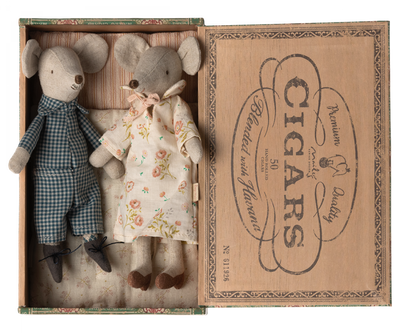 Grandpa and Grandma Mice in Cigarbox Toy