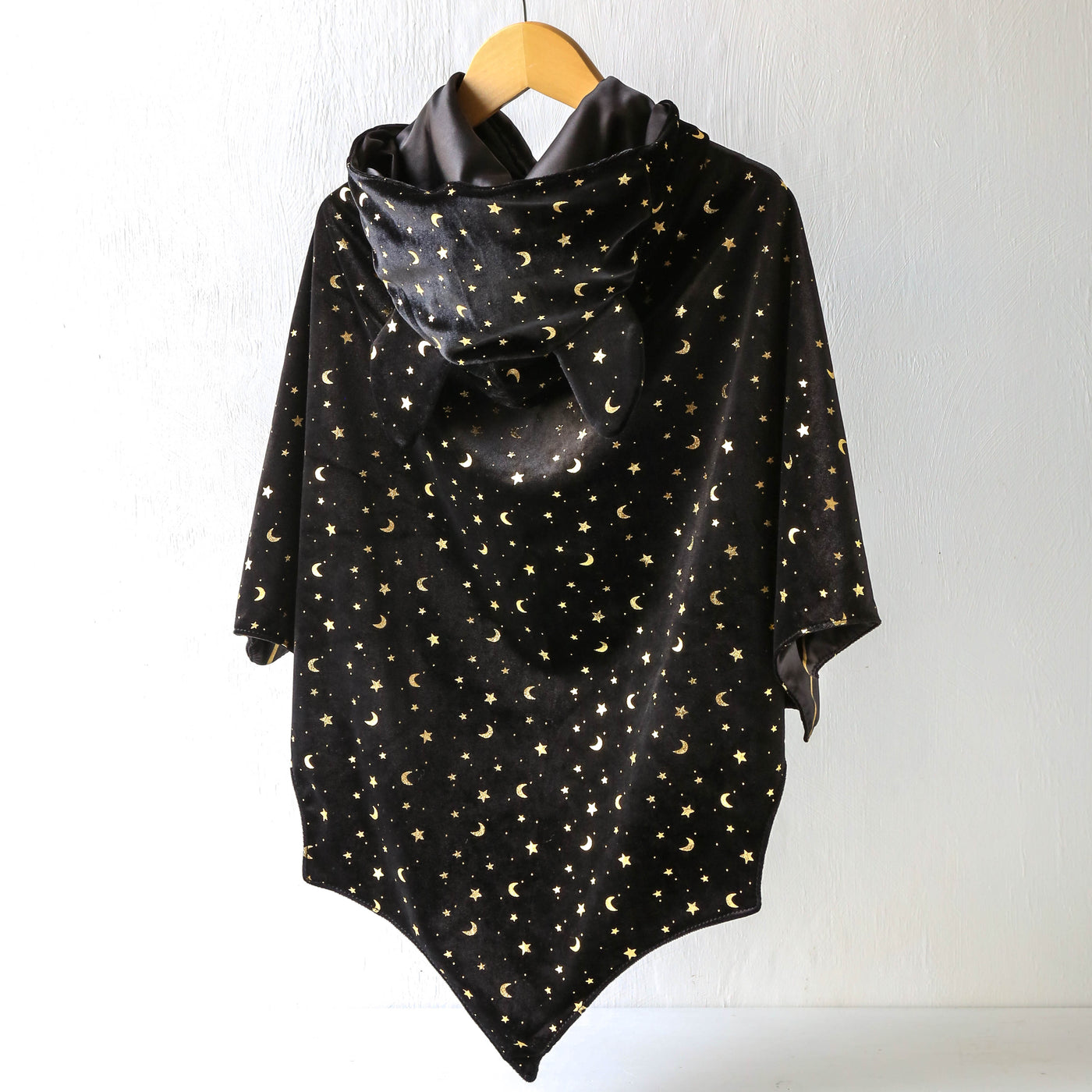 Mimi and Lula - Bat Cape
