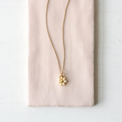 Daisy Flower Necklace - Cream