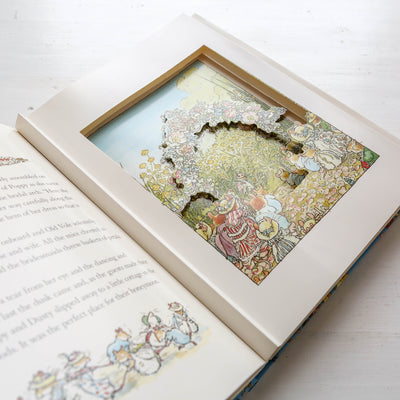 The Brambly Hedge Pop-Up Book