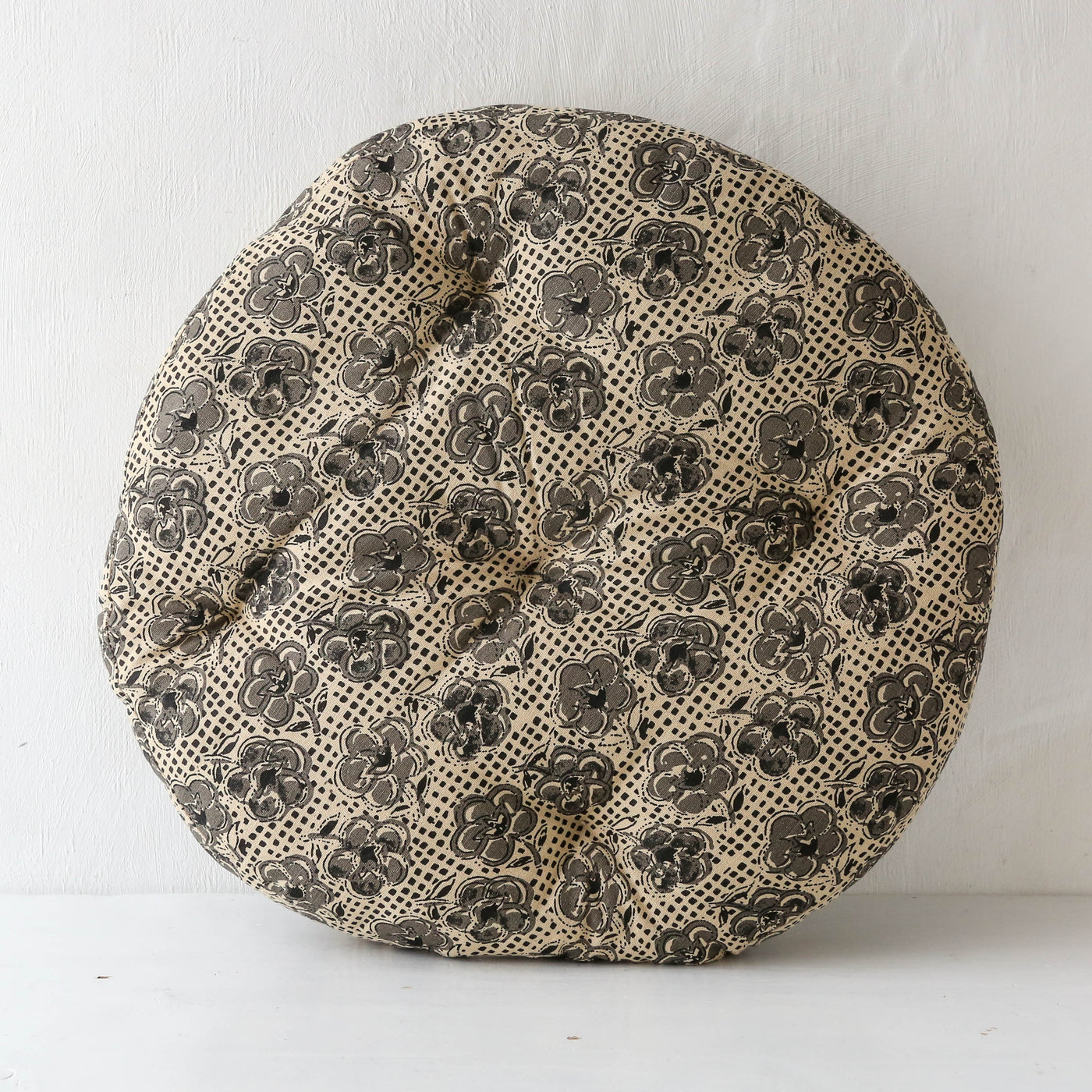 Round Chair Pad - Grey Flowers