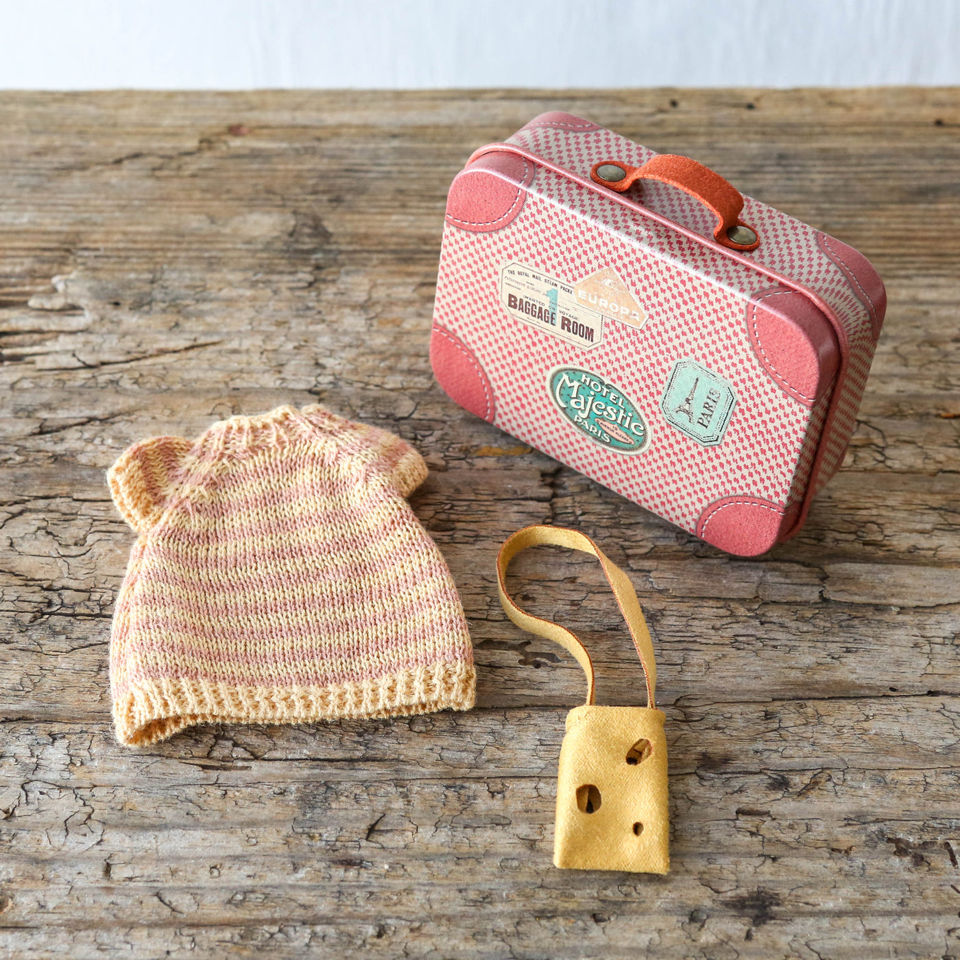 Knitted Dress & Bag in Suitcase - Big Sister Mouse