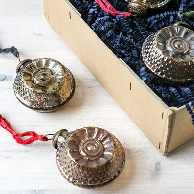 8cm Abitha Antique Gold & Grey Bauble