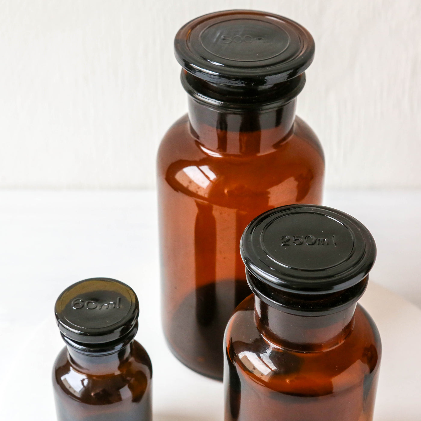 Set of 5 Amber Apothecary Jars With Lids