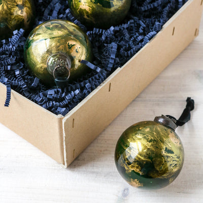 8cm Marbled Glass Bauble - Emerald