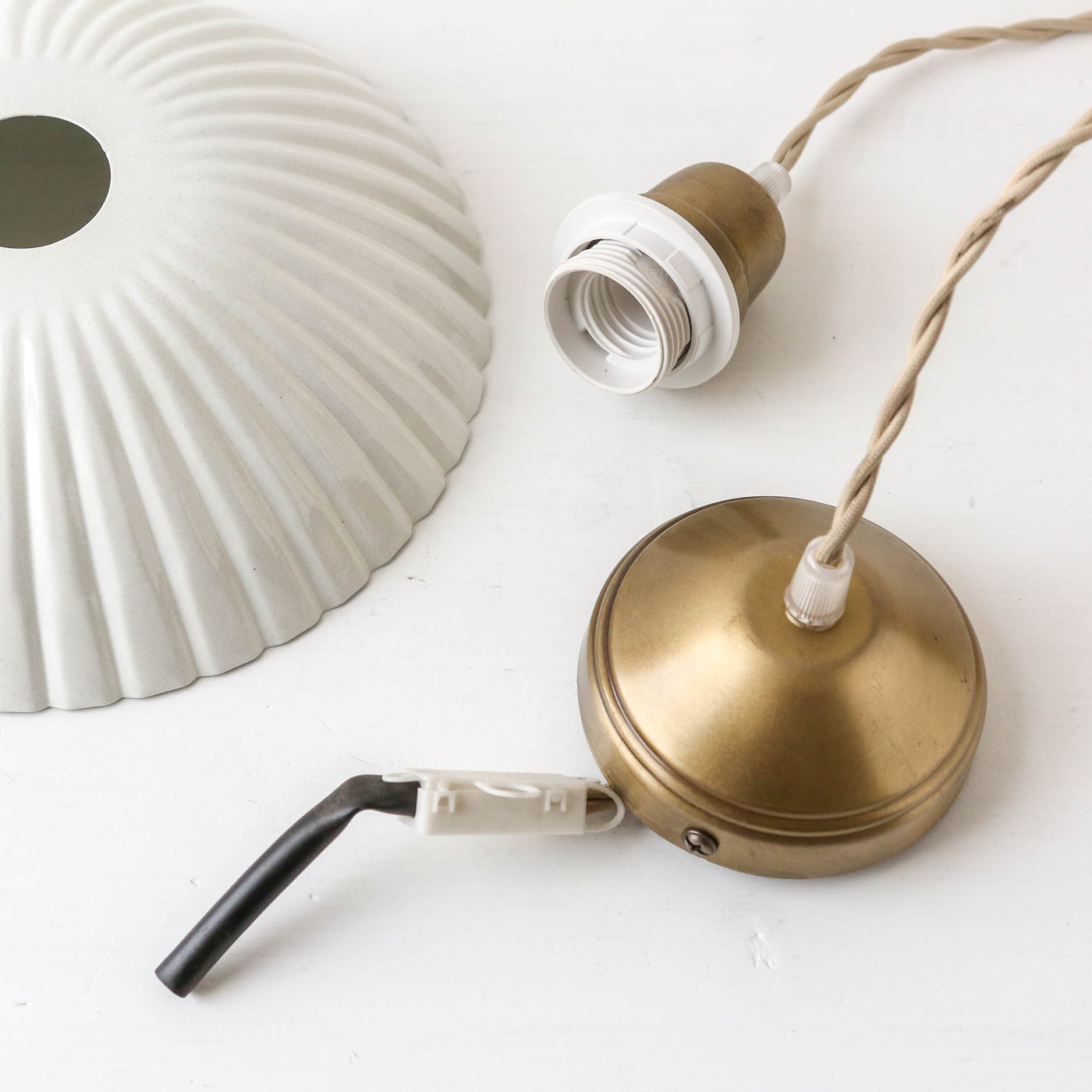 Large Scalloped Pendant Lamp 'Ingrid' - Antique White