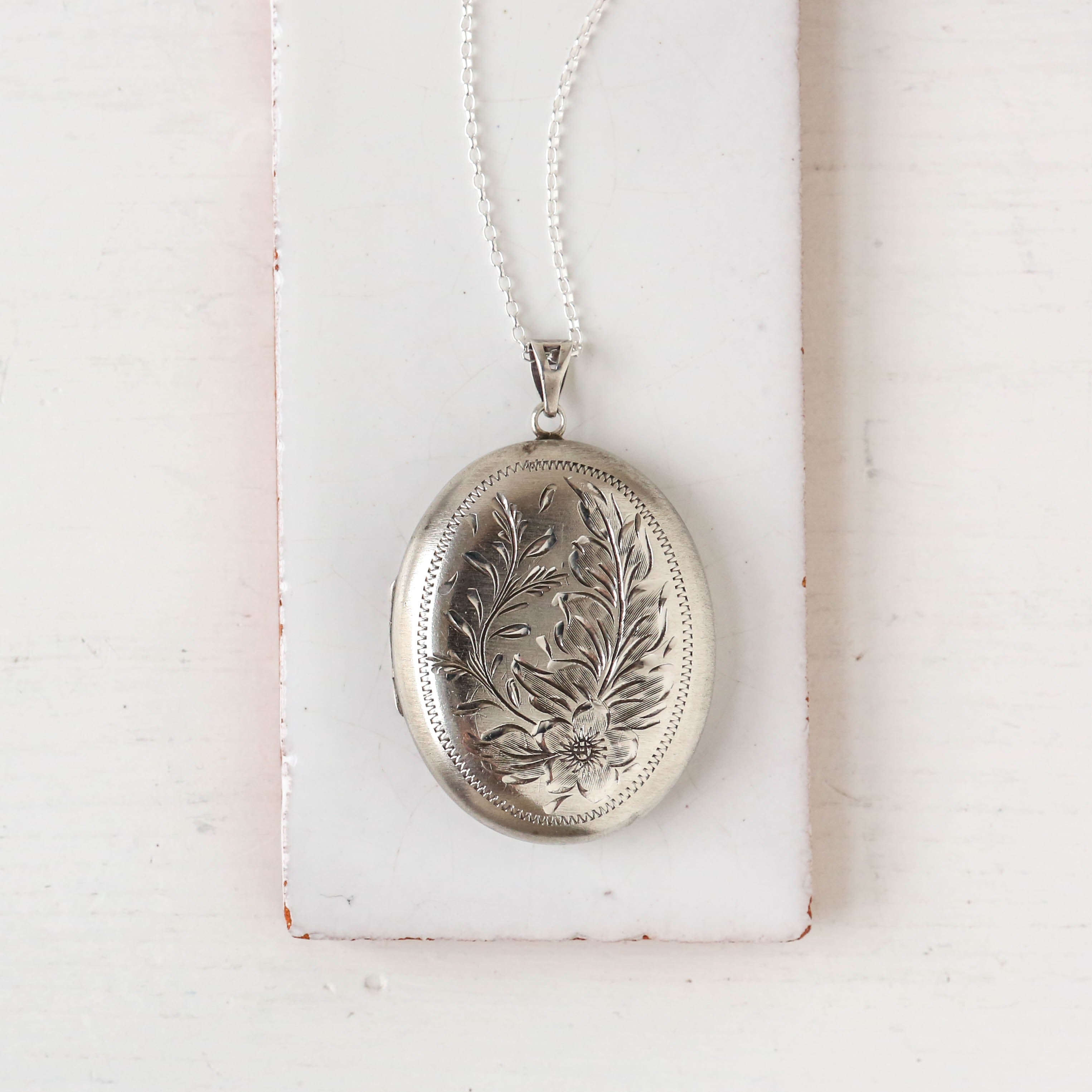 Extra Large Vintage Silver Statement Locket - Botanical Design – Berylune