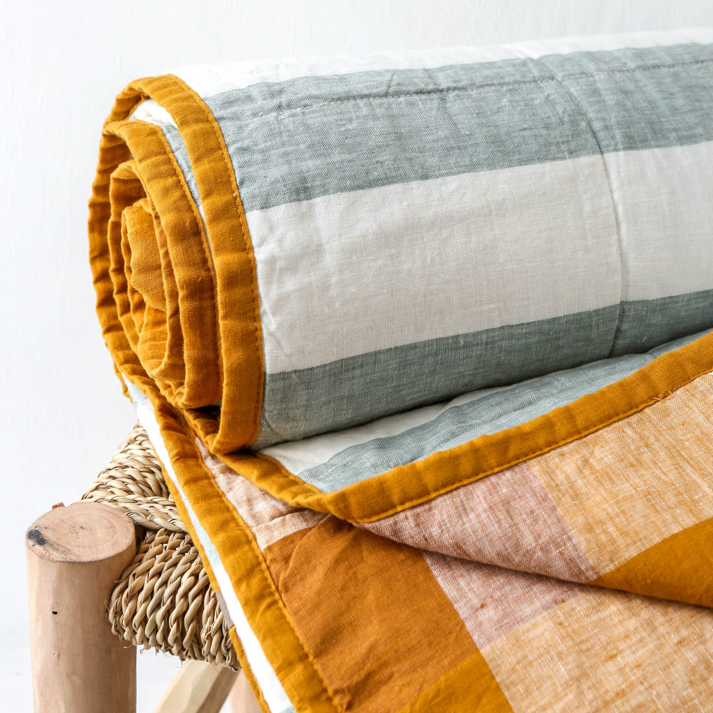 Double Sided Linen Quilt Biscuit / Fog Berylune