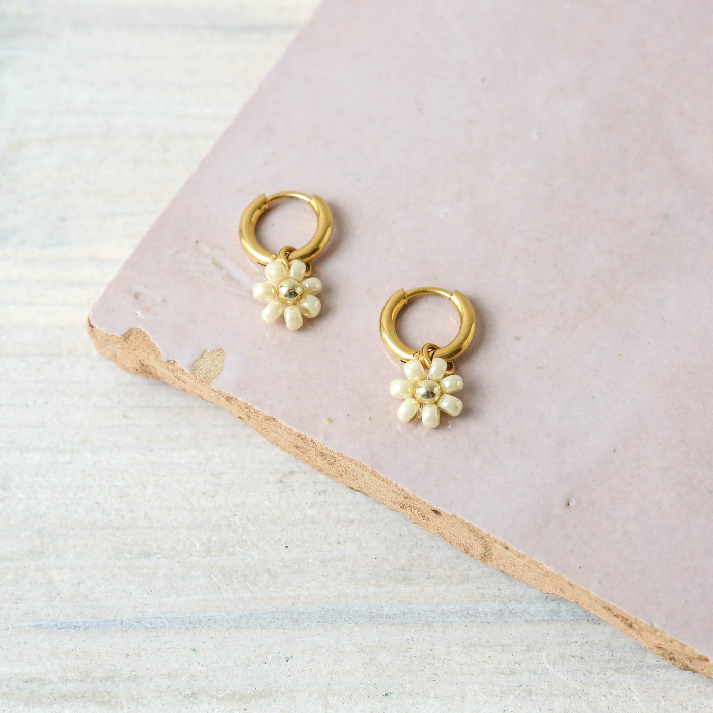 Daisy Flower Hoop Earrings - Ivory