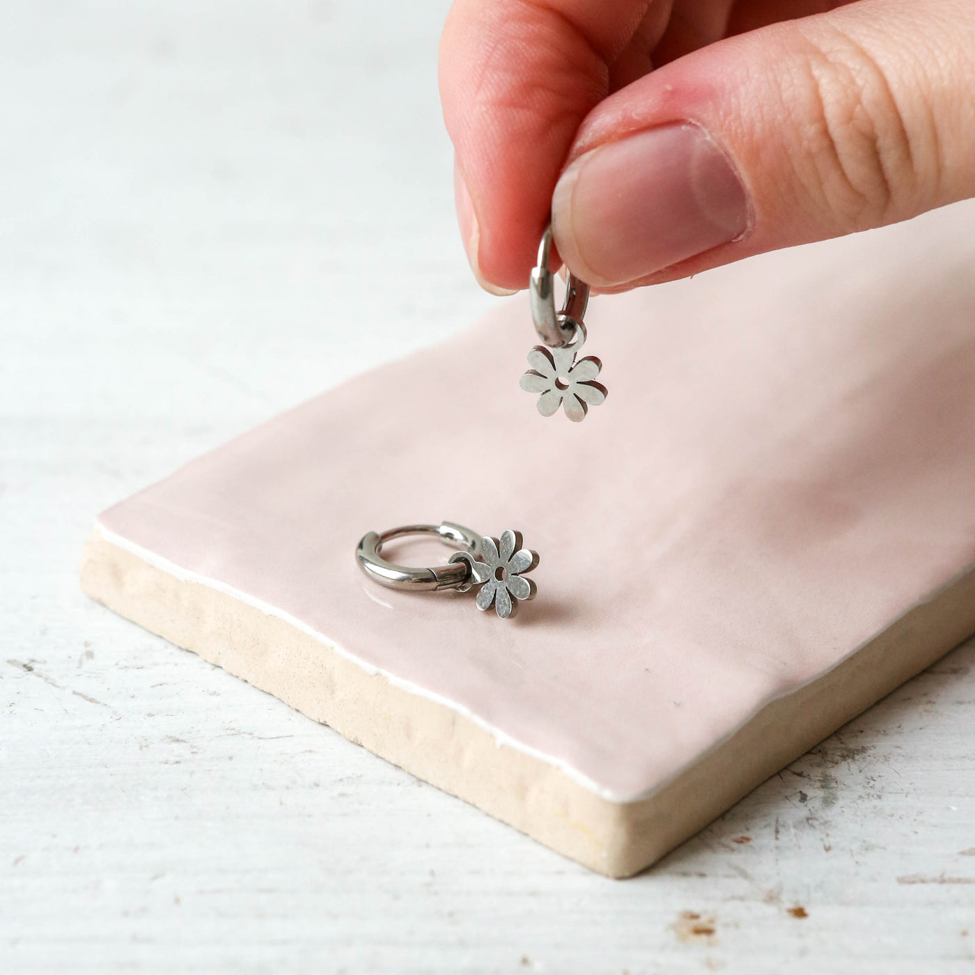 Simple Daisy Charm Hoop Earrings - Silver