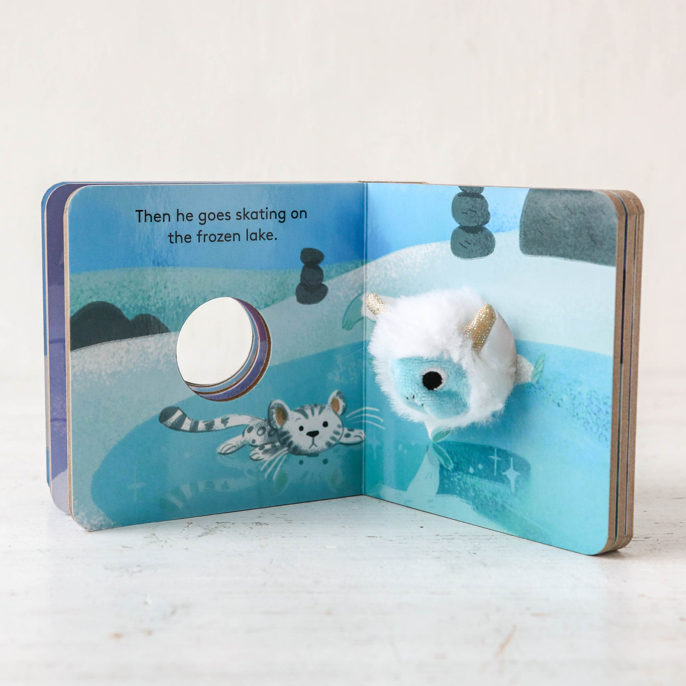 Finger Puppet Board Book - Baby Yeti