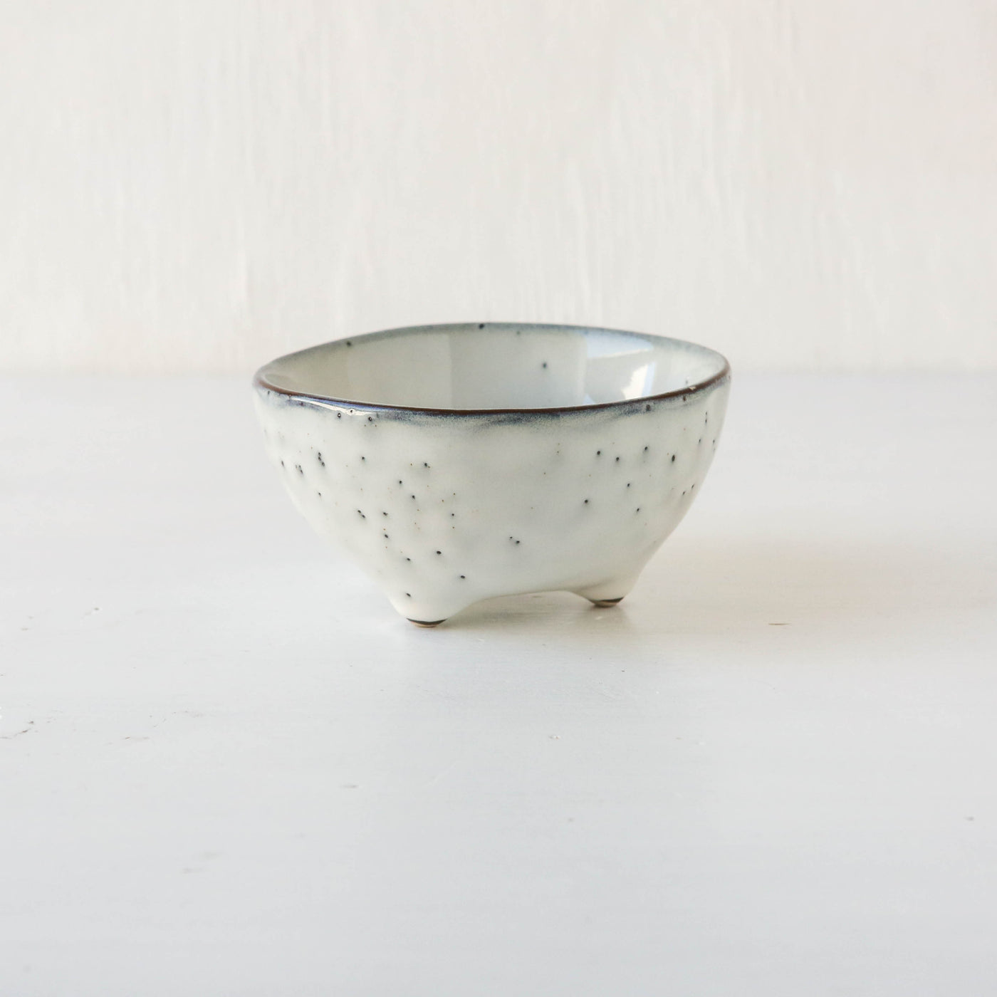 Nordic Sand Bowl with Small Feet