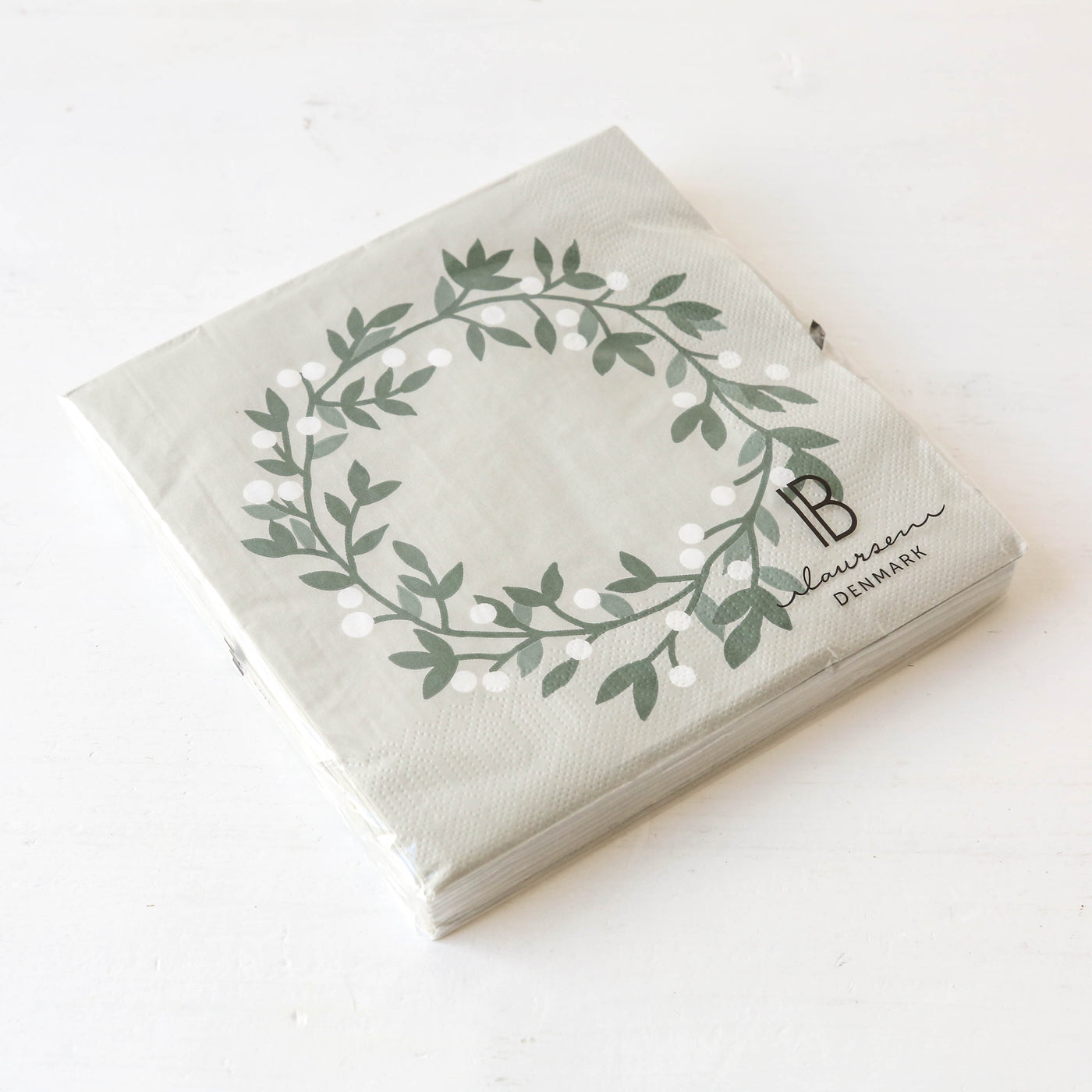 Snowberry Wreath Design Paper Napkins - 20 Pack