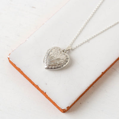 Silver Vintage Locket - Batch F, Hearts