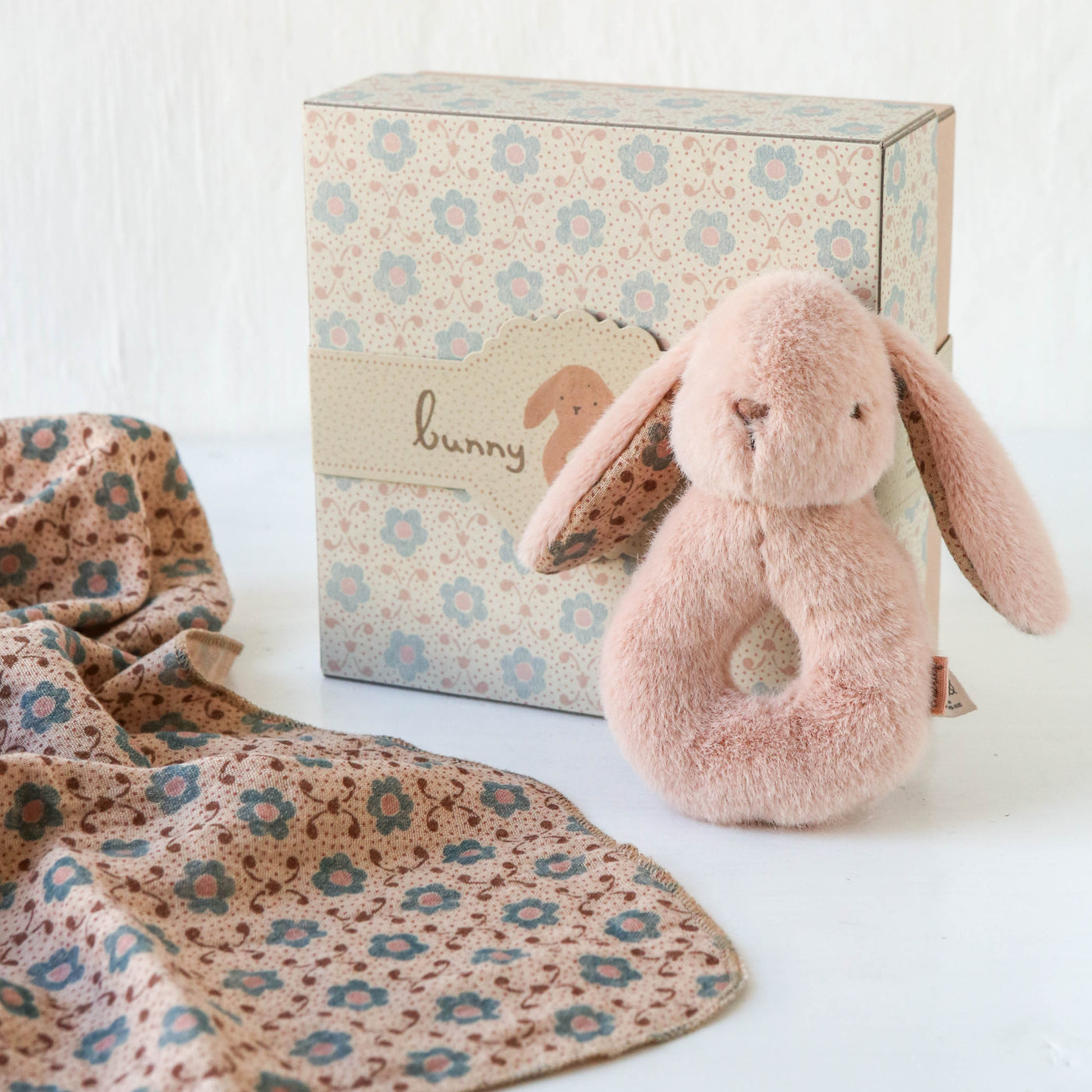 Maileg Bunny Rattle Set - Powder
