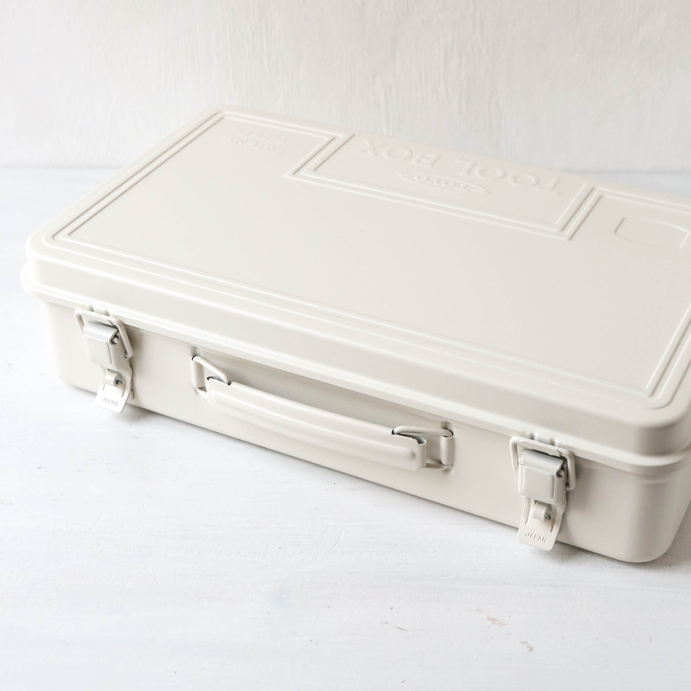 TOYO T-360 Steel Trunk - White