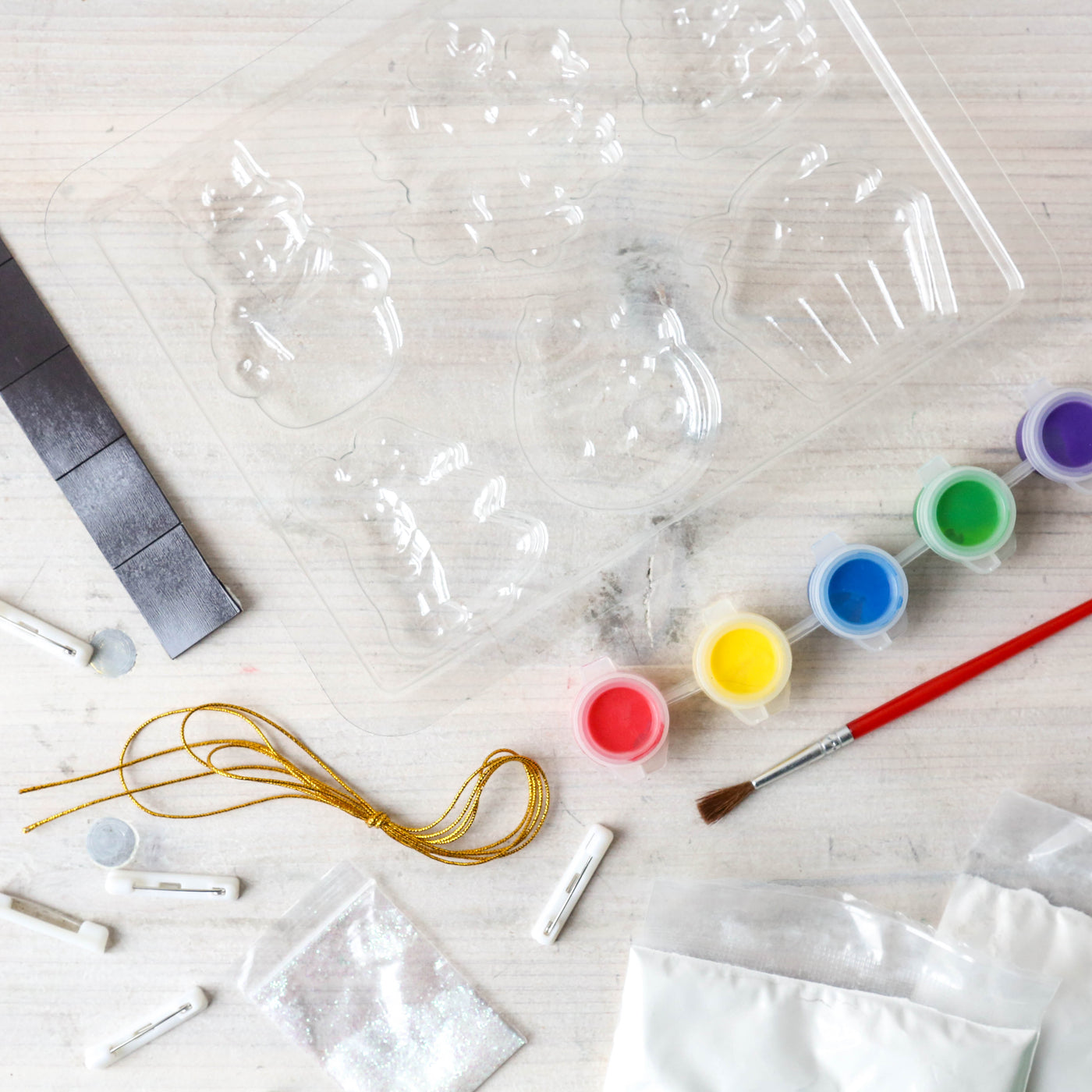 Make and Decorate Christmas Decorations