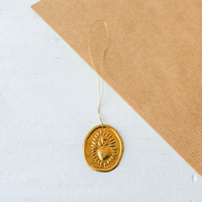 Heart Medallion Present Topper