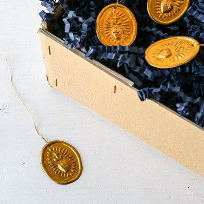 Heart Medallion Present Topper