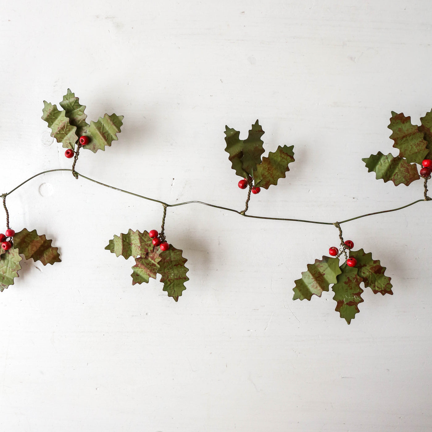 Holly & Berries Wire Garland - 1.8m (Design 13)