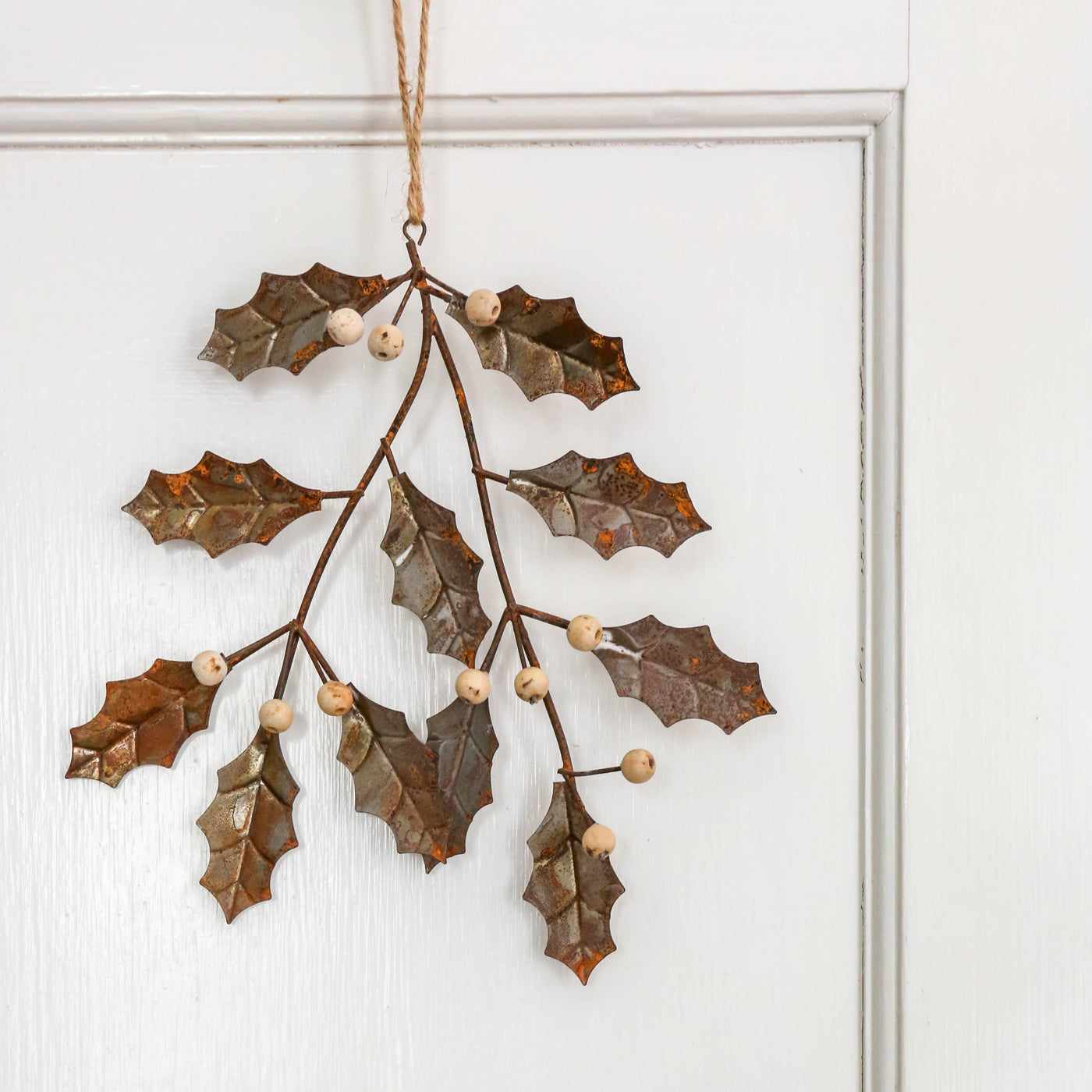 Hanging Metal Holly Frond - 18cm