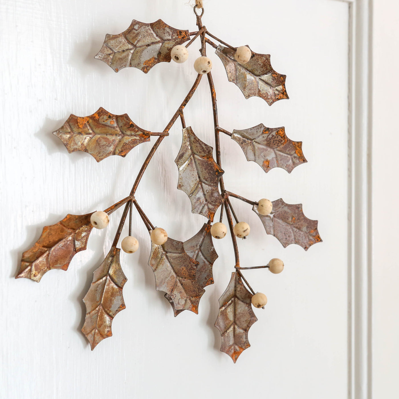 Hanging Metal Holly Frond - 18cm