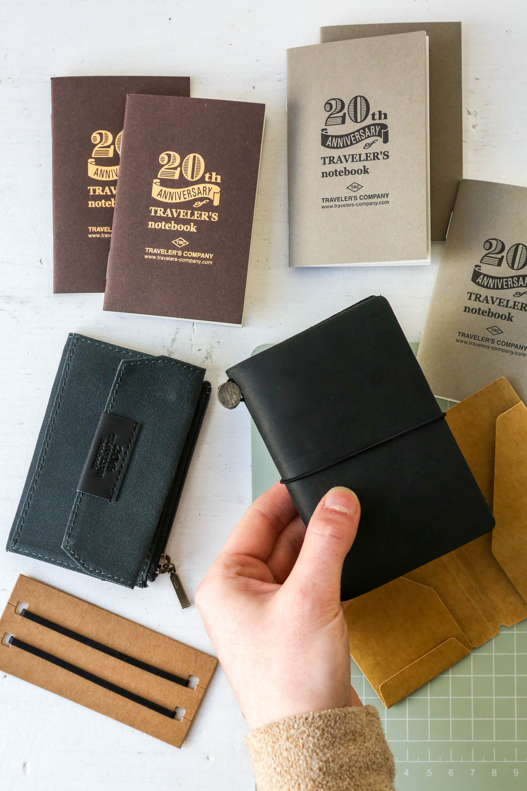 TRAVELER'S Notebook 20th Anniversary Card Size Set - Black – Berylune