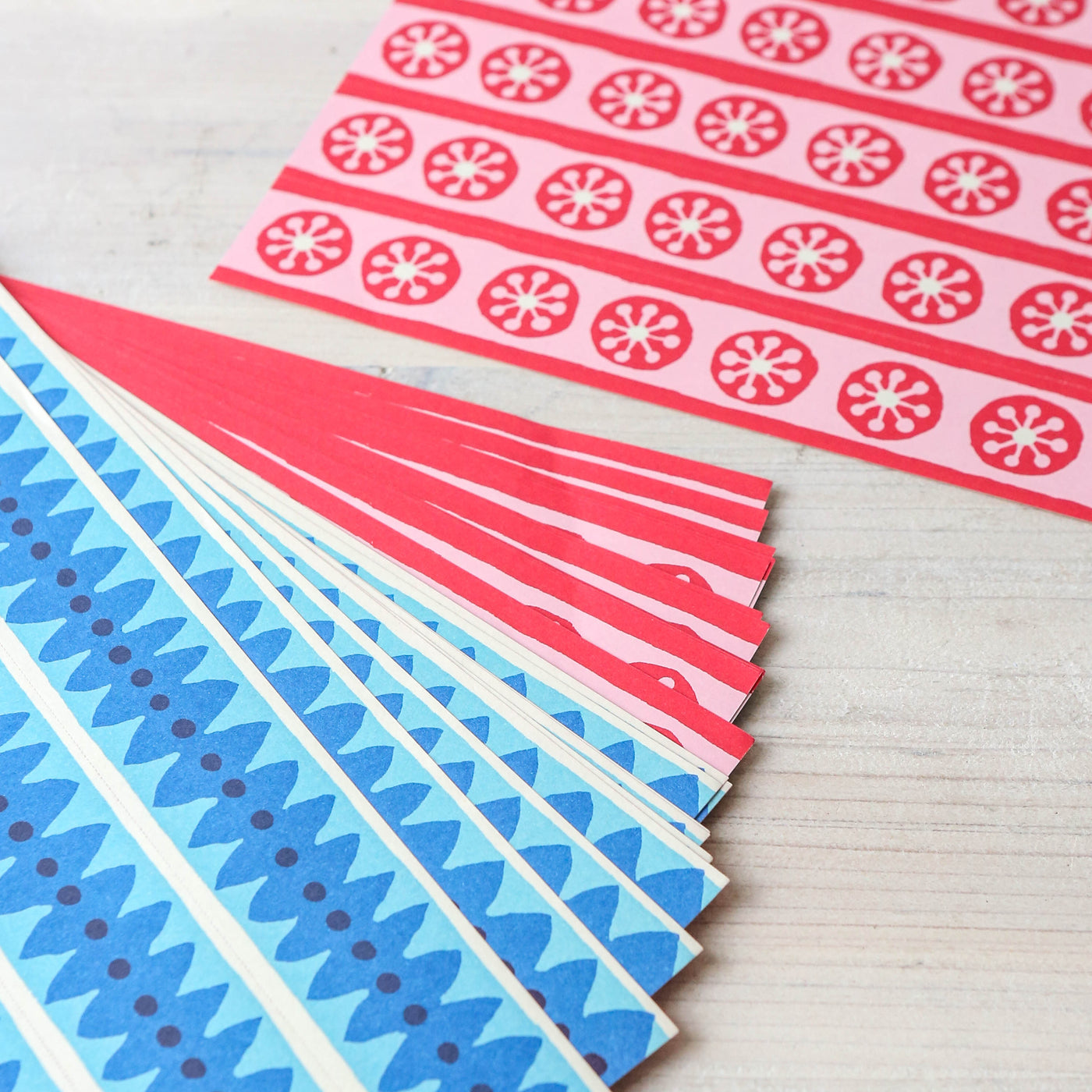 Cambridge Imprint Blue and Red Paperchain Kit
