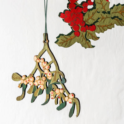 Wooden Winter Foliage Tree Decorations