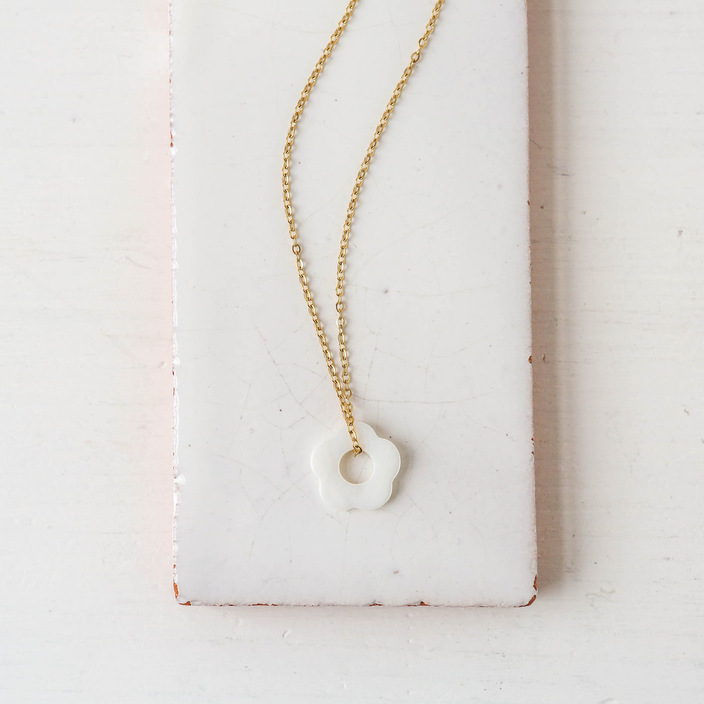Shell Flower Necklace - White