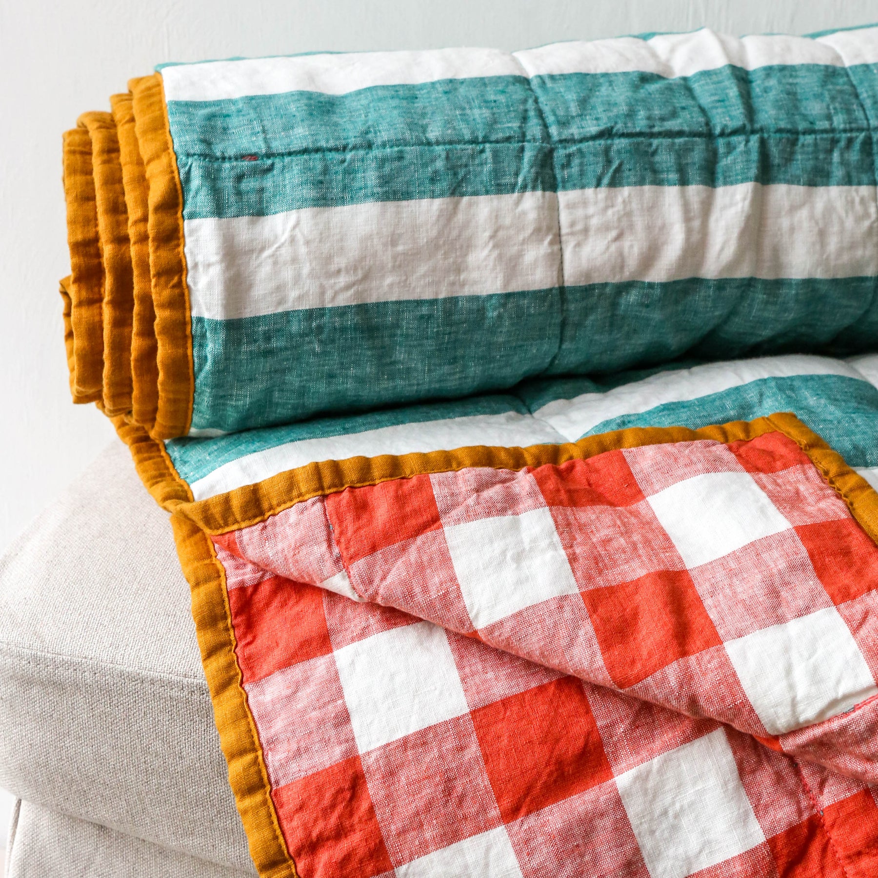 Double Sided Linen Quilt Cherry / Emerald Berylune