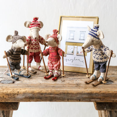 NEW Winter Mice With Ski Set & Hat - Mum Mouse Red