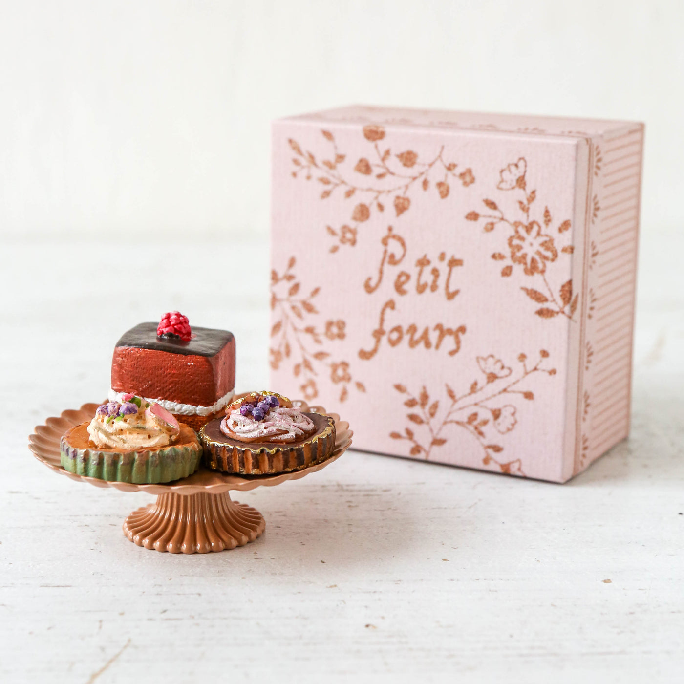 Maileg Mini Cakes & Cakestand
