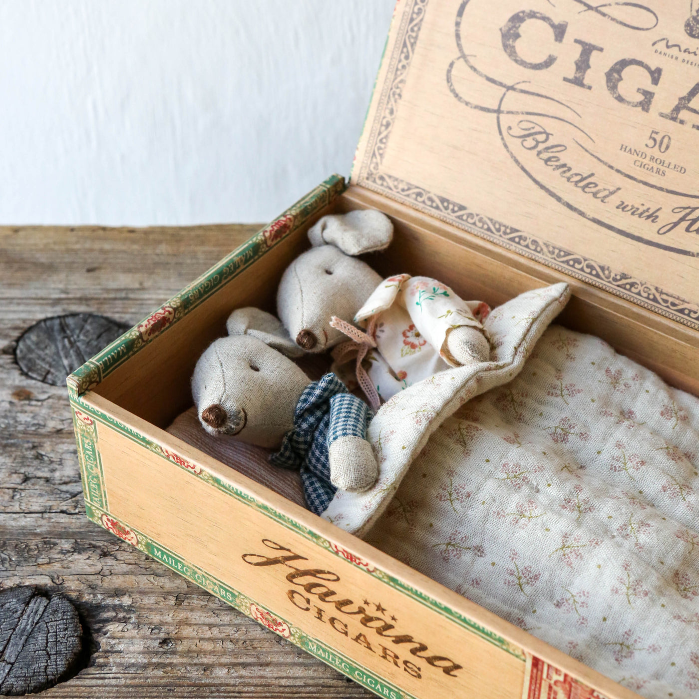 NEW! Grandpa and Grandma Mice in Cigarbox Toy