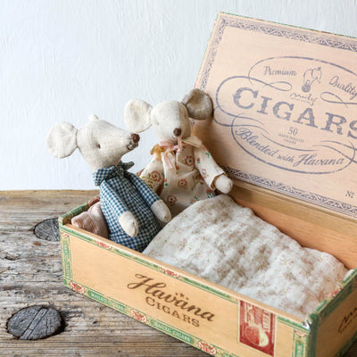 Grandpa and Grandma Mice in Cigarbox Toy