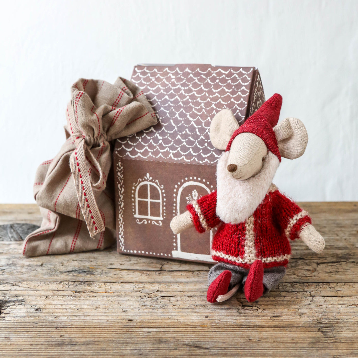 Santa Mouse in Housebox
