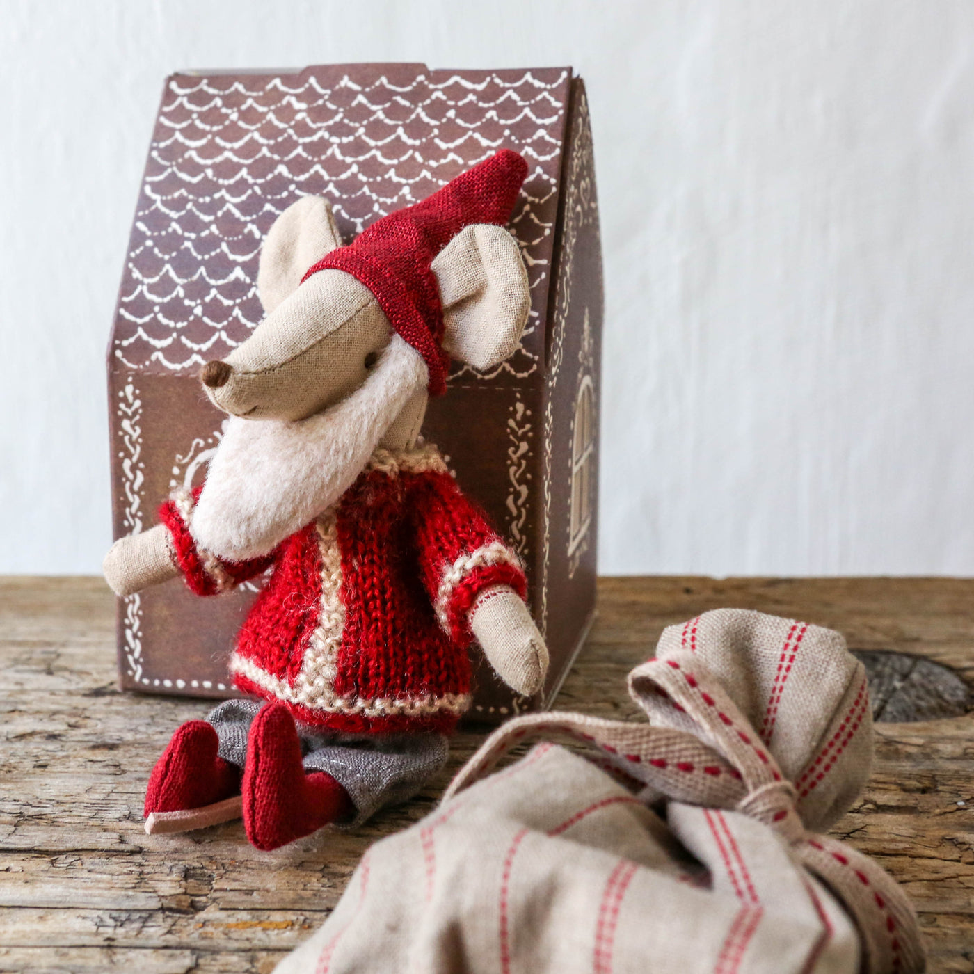 Santa Mouse in Housebox