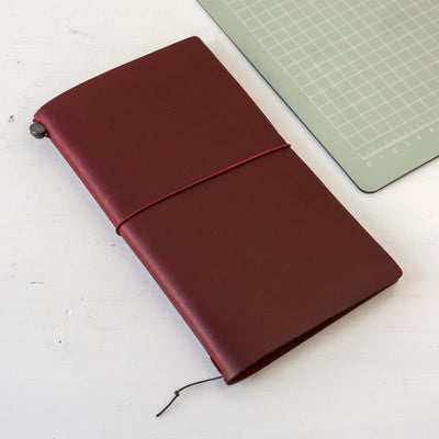 TRAVELER'S notebook Red LOVE AND TRIP Edition