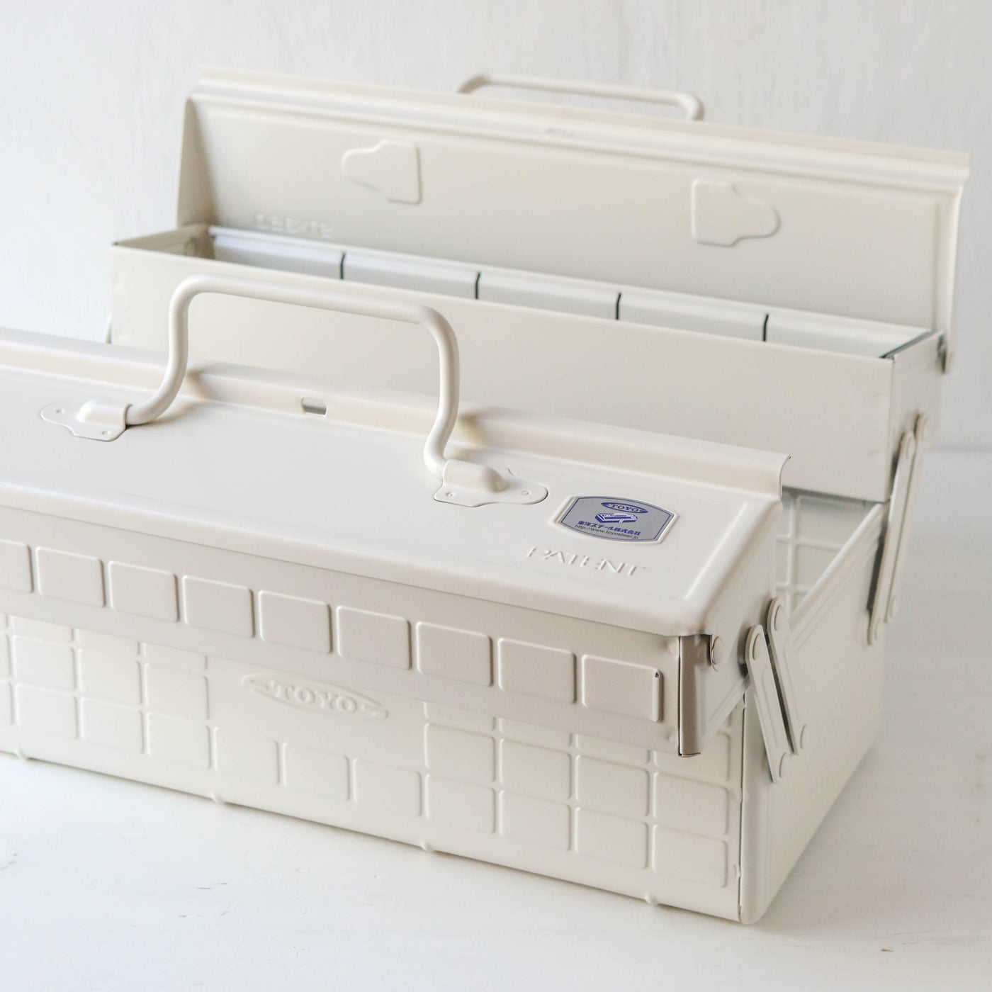 TOYO ST-350 Cantilever Steel Case - White