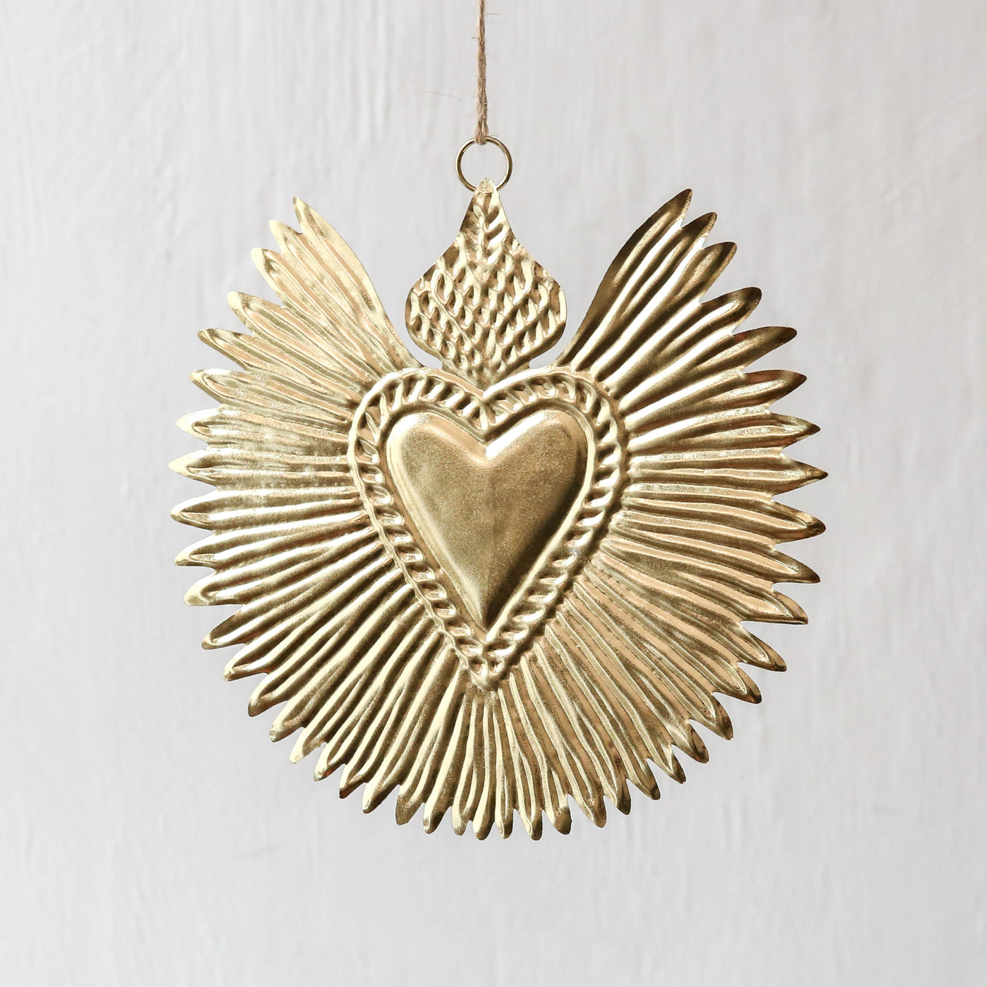 Large Sacred Heart Decoration - Antique Gold