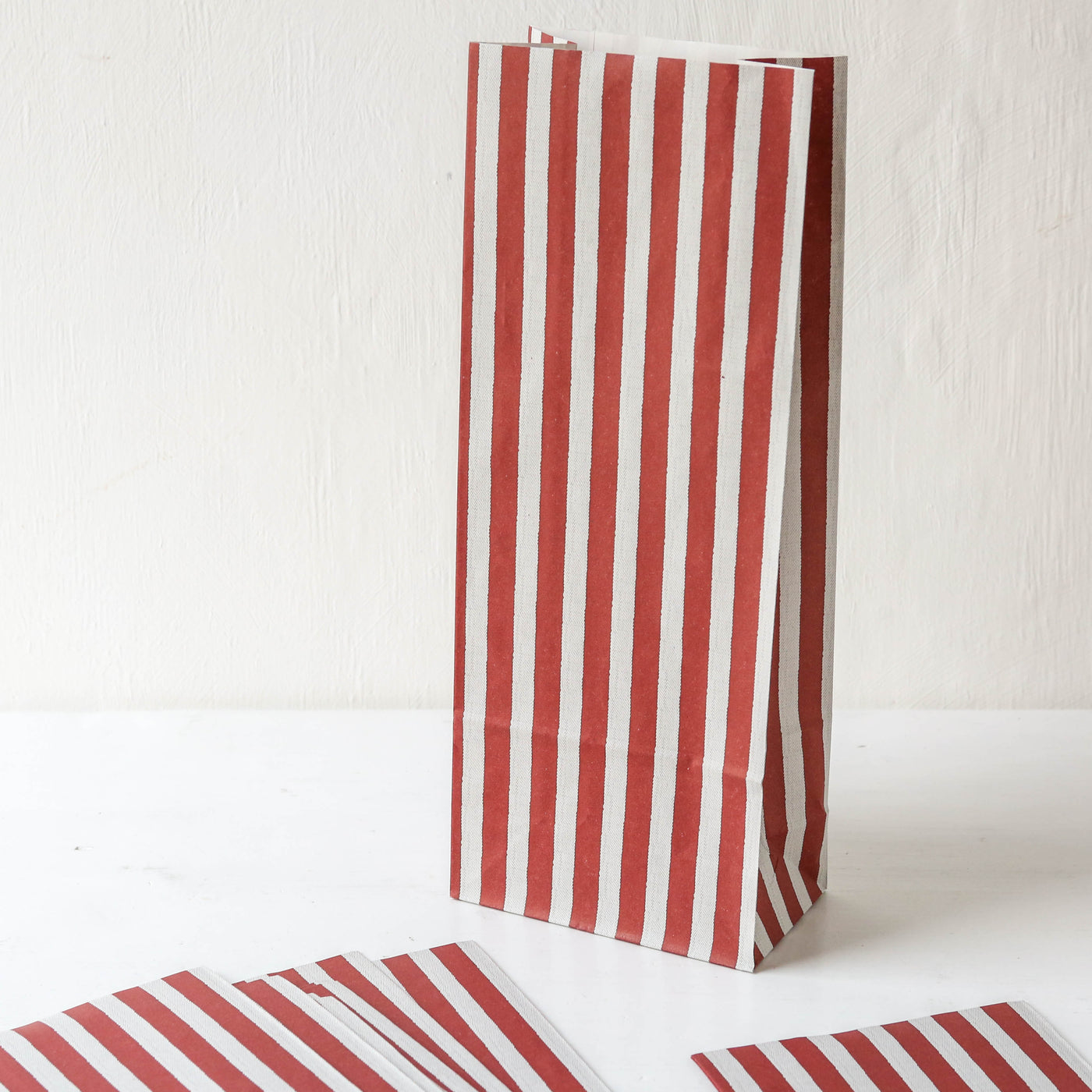 Pack of 10 Rustic Red Candy Stripe Gift Bags - Medium