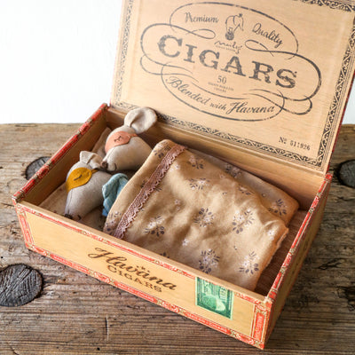NEW Maileg Mum & Dad Mice in Cigarbox