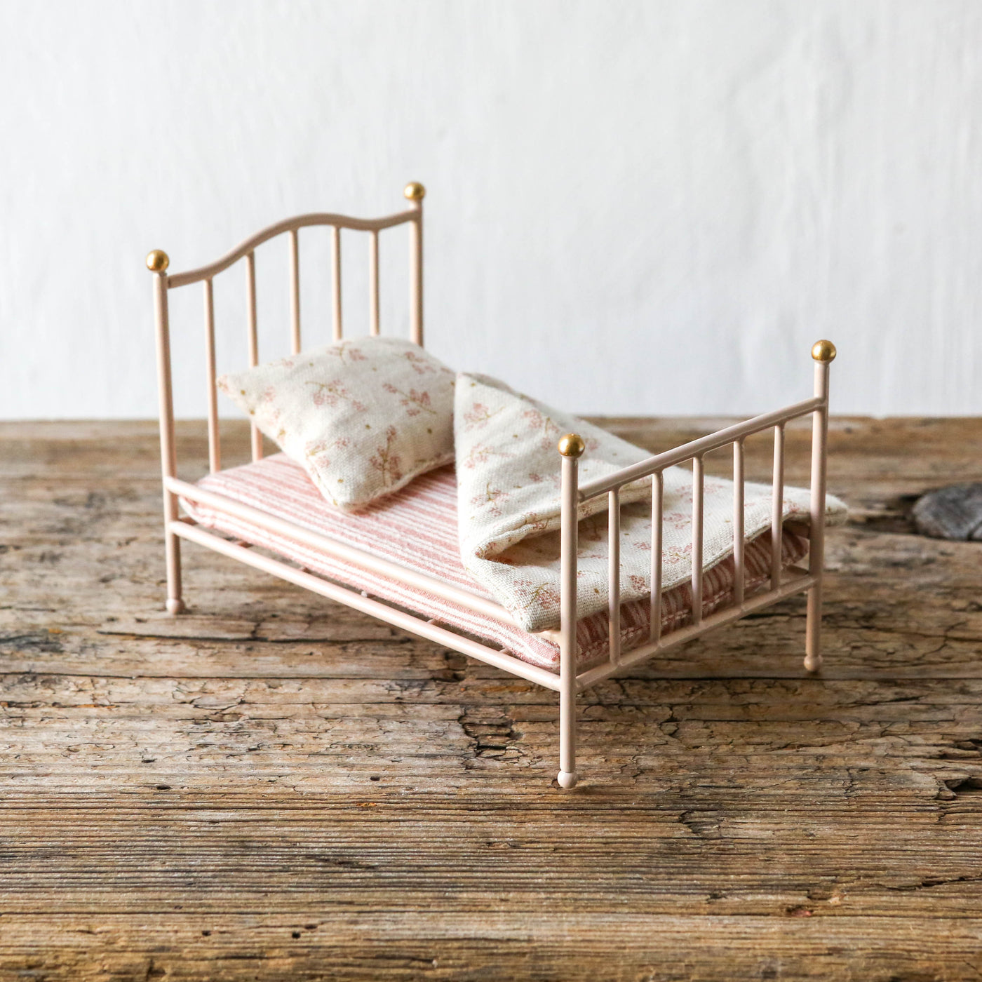 Maileg Mouse Vintage Bed - Rose