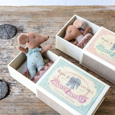 Sleepy / Wakey Baby Mouse Toy in Matchbox - Rose