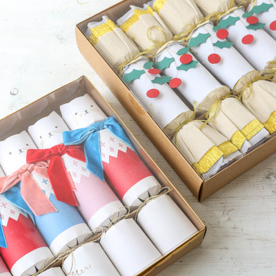 Cats with Velvet Bows Christmas Crackers